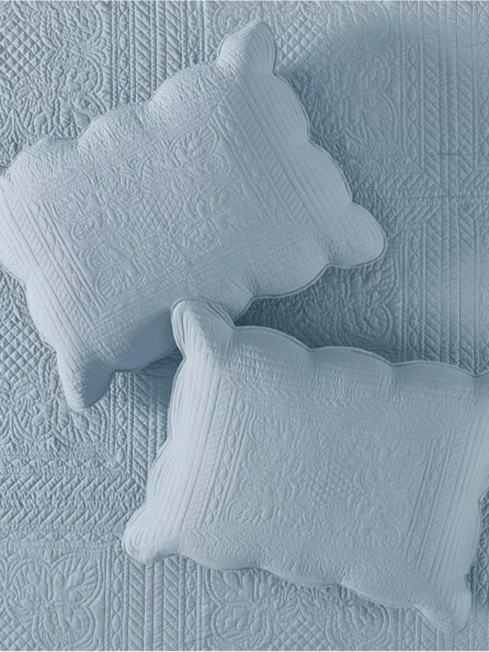 Standard pillow shams set